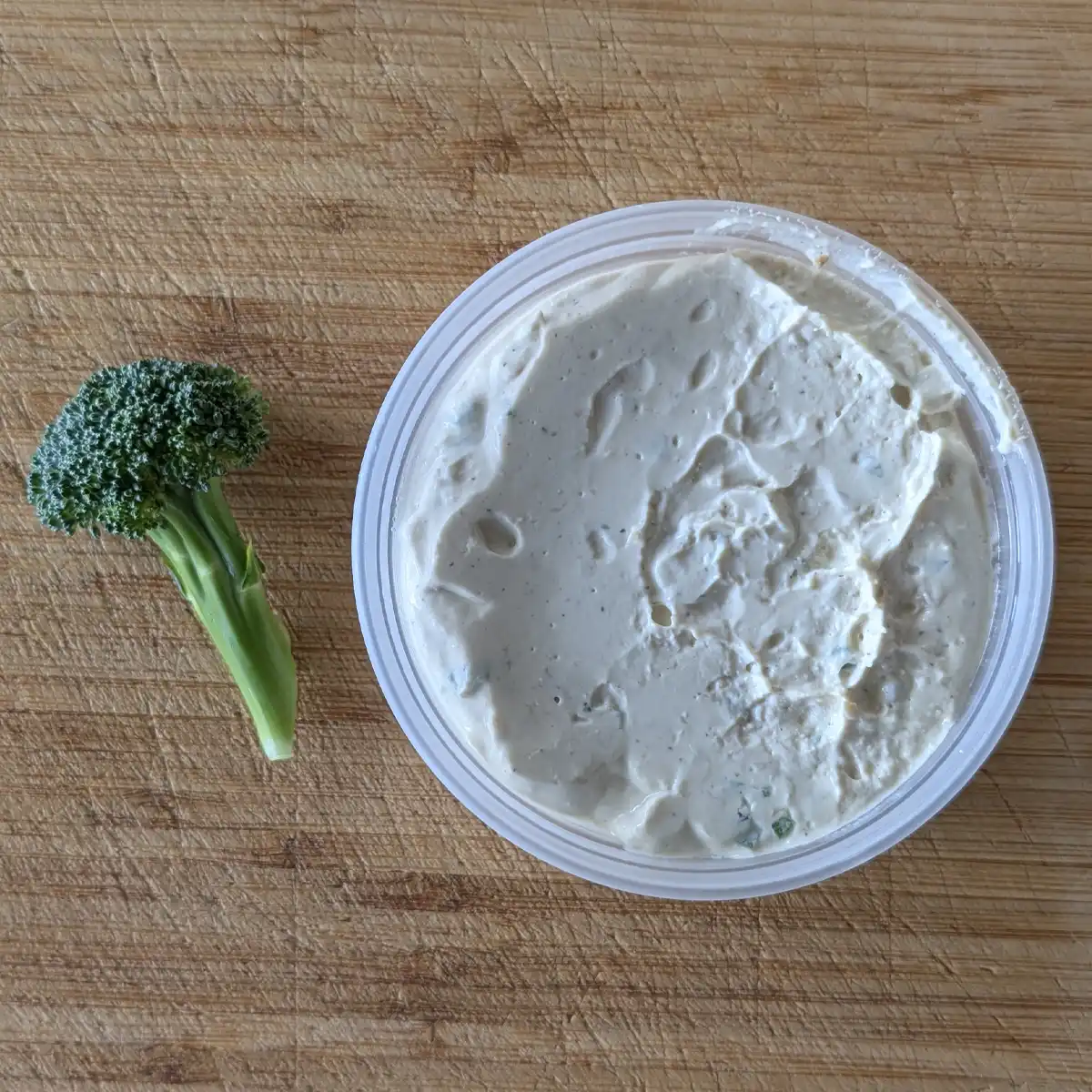 Jalapeño Horseradish Dip with Broccoli